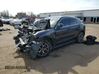 2020 Alfa Romeo Stelvio Ti z VIN ZASPAKBN7L7C82737, wystawiony jako Copart lot #47776835 z przebiegiem 75 345 mil mil oraz Szkody całkowita. Historia ofert i sprzedaży dostępna na DreamBid. Obrazek 1.