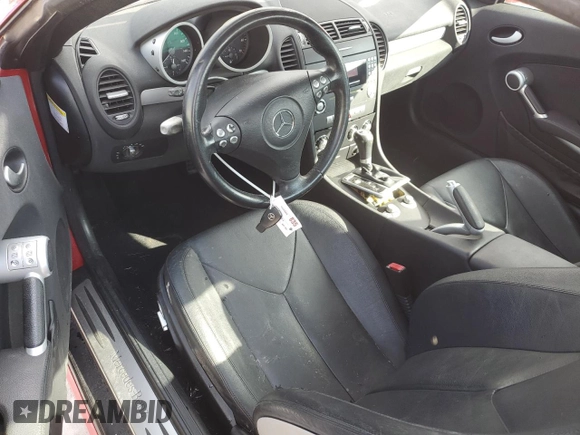 2006 Mercedes-Benz SLK 280 с VIN WDBWK54F36F105622, выставлен на аукционе Copart как лот 45985165 с пробегом 105 648 миль миль и Списание • Salvage title. История ставок и продаж доступна на DreamBid. Изображение 8.