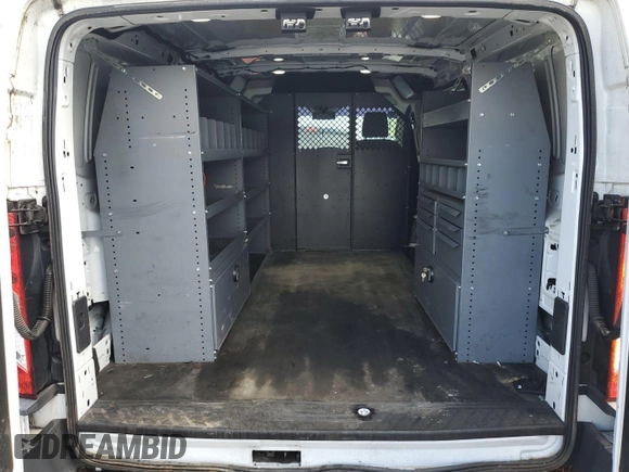 2018 Ford Transit z VIN 1FTYR1YG2JKA87504, wystawiony jako IAAI lot #42679100 z przebiegiem 139 835 mil mil oraz . Historia ofert i sprzedaży dostępna na DreamBid. Obrazek 8.