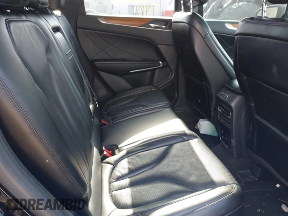 2019 Lincoln MKC Reserve with VIN 5LMCJ3D96KUL46773, listed as a IAAI auction lot 42064234 with 70,176 mi miles and . Bid and sale history available at DreamBid. Image 8.