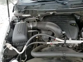 2017 Ram 1500 Tradesman z VIN 3C6RR7KTXHG675480, wystawiony jako Copart lot #60472195 z przebiegiem 105 304 mil mil oraz Czysty tytuł • Clean title. Historia ofert i sprzedaży dostępna na DreamBid. Obrazek 13.