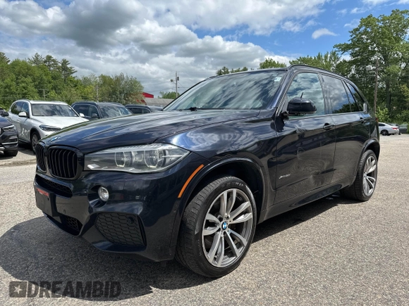 2015 BMW X5 xDrive50i z VIN 5UXKR6C56F0J75840, wystawiony jako IAAI lot #42409738 z przebiegiem 178 875 mil mil oraz . Historia ofert i sprzedaży dostępna na DreamBid. Obrazek 2.