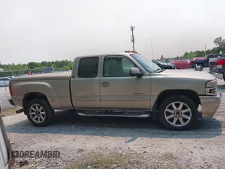 2003 GMC Sierra Denali z VIN 2GTFK69U531270072, wystawiony jako IAAI lot #42004573 z przebiegiem 240 244 mil mil oraz . Historia ofert i sprzedaży dostępna na DreamBid. Obrazek 14.