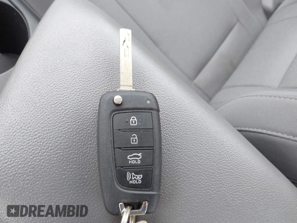 2024 Hyundai Elantra SE z VIN KMHLL4DG5RU645022, wystawiony jako IAAI lot #42651170 z przebiegiem 33 769 mil mil oraz . Historia ofert i sprzedaży dostępna na DreamBid. Obrazek 11.