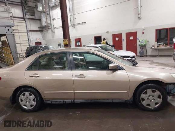 2005 Honda Accord LX z VIN 1HGCM56405A154610, wystawiony jako IAAI lot #41981328 z przebiegiem 177 047 mil mil oraz . Historia ofert i sprzedaży dostępna na DreamBid. Obrazek 14.