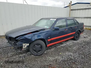 1998 Volvo S70 z VIN YV1LS5571W2550664, wystawiony jako Copart lot #57798535 z przebiegiem 181 957 mil mil oraz Szkody całkowita. Historia ofert i sprzedaży dostępna na DreamBid. Obrazek 1.
