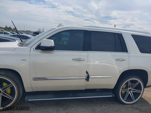 2015 Cadillac Escalade Premium with VIN 1GYS3NKJ1FR553712, listed as a IAAI auction lot 41660900 with 93,423 mi miles. Bid and sale history available at carsss.com. Image 14.