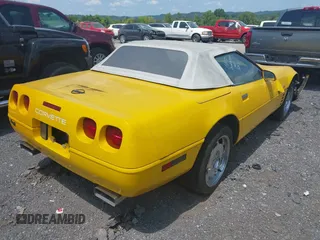 1993 Chevrolet Corvette with VIN 1G1YY33P3P5105871, listed as a IAAI auction lot 42436099 with 104,923 mi miles and . Bid and sale history available at DreamBid. Image 4.