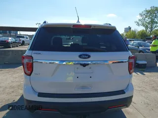 2019 Ford Explorer XLT with VIN 1FM5K7D83KGA27725, listed as a IAAI auction lot 40452438 with 76,913 mi miles and . Bid and sale history available at DreamBid. Image 17.