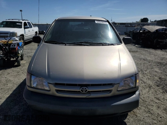 2000 Toyota Sienna CE with VIN 4T3ZF19C1YU305698, listed as a Copart auction lot 52049075 with 230,983 mi miles and Clean Title. Bid and sale history available at carsss.com. Image 5.