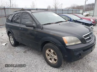 2005 Kia Sorento LX with VIN KNDJD733255420831, listed as a IAAI auction lot 41449327 with 176,988 mi miles. Bid and sale history available at carsss.com. Image 1.
