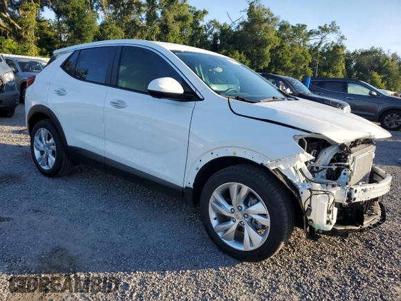 2024 Buick Encore GX Preferred z VIN KL4AMBS29RB091333, wystawiony jako Copart lot #64447795 z przebiegiem 1 575 mil mil oraz Szkoda całkowita • Salvage title. Historia ofert i sprzedaży dostępna na DreamBid. Obrazek 4.