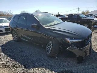 2025 Volvo XC60 Core z VIN YV4M12RJ2S1108717, wystawiony jako Copart lot #49829915 z przebiegiem 1 756 mil mil oraz Szkoda całkowita • Salvage title. Historia ofert i sprzedaży dostępna na DreamBid. Obrazek 4.