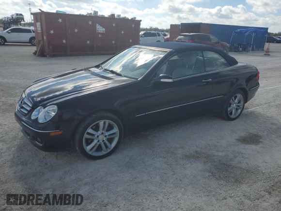 2008 Mercedes-Benz CLK 350 with VIN WDBTK56F98T098423, listed as a Copart auction lot 81195204 with 84,689 mi miles and Salvage Title. Bid and sale history available at DreamBid. Image 1.