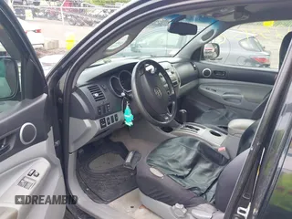 2009 Toyota Tacoma z VIN 5TEUU42N29Z595971, wystawiony jako IAAI lot #42341508 z przebiegiem 146 814 mil mil oraz . Historia ofert i sprzedaży dostępna na DreamBid. Obrazek 5.