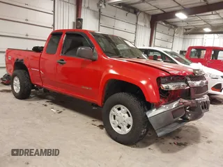 2004 Chevrolet Colorado LS Z71 with VIN 1GCDT196848217020, listed as a IAAI auction lot 41353113 with 179,195 mi miles. Bid and sale history available at carsss.com. Image 1.