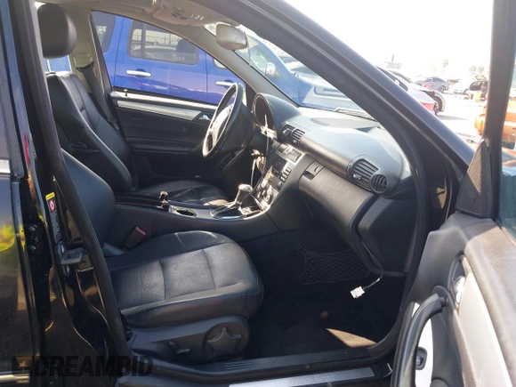2006 Mercedes-Benz C 230 Sport z VIN WDBRF52HX6F771656, wystawiony jako IAAI lot #41603560 z przebiegiem 134 712 mil mil oraz . Historia ofert i sprzedaży dostępna na DreamBid. Obrazek 5.