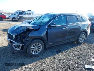2018 Kia Sorento LX V6 with VIN 5XYPGDA54JG370844, listed as a IAAI auction lot 41412278 with 105,916 mi miles. Bid and sale history available at carsss.com. Image 17.