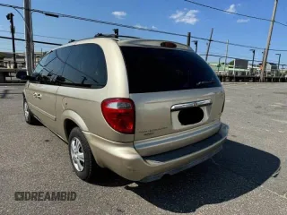 2005 Chrysler Town & Country LX with VIN 2C8GP44R15R541631, listed as a Copart auction lot 84458154 with 149,439 mi miles and Clean Title. Bid and sale history available at carsss.com. Image 3.