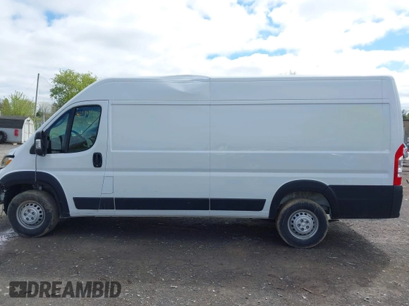 2025 Ram ProMaster Cargo Tradesman with VIN 3C6MRVJG3SE504821, listed as a IAAI auction lot 42150693 with 10,828 mi miles and . Bid and sale history available at DreamBid. Image 15.