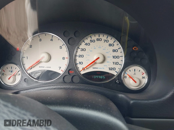 2004 Jeep Liberty Limited z VIN 1J4GL58K34W211893, wystawiony jako IAAI lot #41941287 z przebiegiem 139 985 mil mil oraz . Historia ofert i sprzedaży dostępna na DreamBid. Obrazek 7.