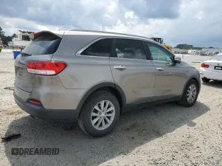 2017 Kia Sorento LX с VIN 5XYPG4A54HG187616, выставлен на аукционе Copart как лот 54151815 с пробегом 167 084 миль миль и Списание • Salvage title. История ставок и продаж доступна на DreamBid. Изображение 3.