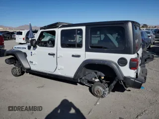 2022 Jeep Wrangler Unlimited Rubicon with VIN 1C4JJXR63NW206144, listed as a Copart auction lot 47234895 with 5,876 mi miles and Salvage title. Bid and sale history available at DreamBid. Image 2.