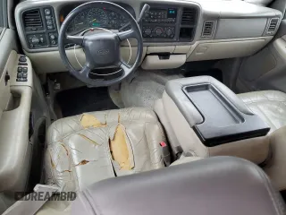 2000 Chevrolet Suburban with VIN 1GNFK16T1YJ150403, listed as a Copart auction lot 44657965 with 206,937 mi miles and Salvage Title. Bid and sale history available at carsss.com. Image 8.