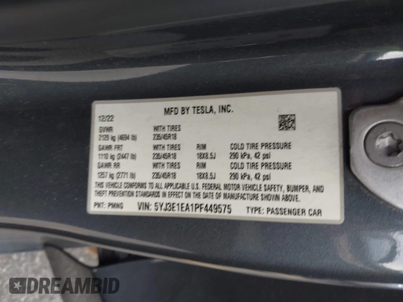 2023 Tesla Model 3 z VIN 5YJ3E1EA1PF449575, wystawiony jako IAAI lot #42457119 z przebiegiem 51 084 mil mil oraz . Historia ofert i sprzedaży dostępna na DreamBid. Obrazek 9.