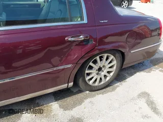2006 Lincoln Town Car Signature z VIN 1LNHM81V06Y649934, wystawiony jako IAAI lot #42143662 z przebiegiem 147 534 mil mil oraz . Historia ofert i sprzedaży dostępna na DreamBid. Obrazek 6.