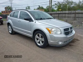 2010 Dodge Caliber Mainstreet z VIN 1B3CB3HA8AD635730, wystawiony jako IAAI lot #42286030 z przebiegiem 70 676 mil mil oraz . Historia ofert i sprzedaży dostępna na DreamBid. Obrazek 1.