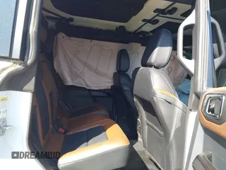 2024 Ford Bronco Outer Banks с VIN 1FMDE8BH3RLB55220, выставлен на аукционе IAAI как лот 42290827 с пробегом 9 415 миль миль и . История ставок и продаж доступна на DreamBid. Изображение 8.
