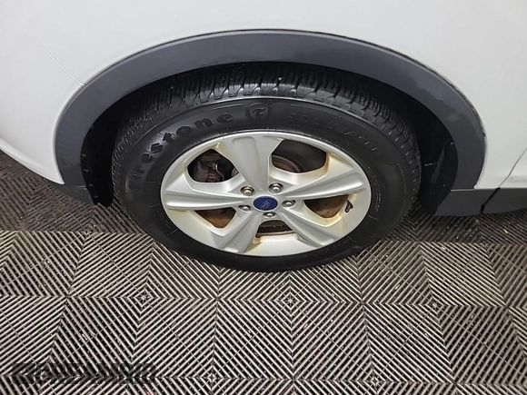 2016 Ford Escape SE с VIN 1FMCU9GX0GUB00929, выставлен на аукционе IAAI как лот 42503267 с пробегом 95 079 миль миль и . История ставок и продаж доступна на DreamBid. Изображение 39.
