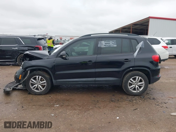 2016 Volkswagen Tiguan S z VIN WVGAV7AX5GW577538, wystawiony jako IAAI lot #41554415 z przebiegiem 94 233 mil mil oraz . Historia ofert i sprzedaży dostępna na DreamBid. Obrazek 13.
