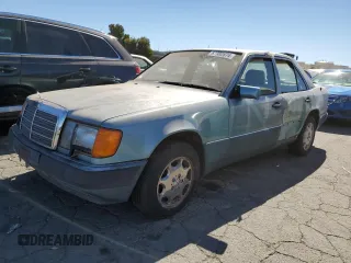 1992 Mercedes-Benz 400 with VIN WDBEA34E6NB743461, listed as a Copart auction lot 67982874 with 193,749 mi miles and Salvage Title. Bid and sale history available at carsss.com. Image 1.