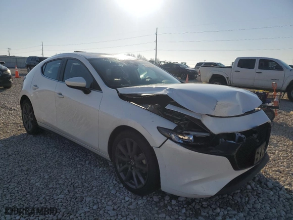 2021 Mazda Mazda3 Hatchback Preferred with VIN JM1BPALL6M1402587, listed as a Copart auction lot 45576775 with 31,591 mi miles and Salvage Title. Bid and sale history available at carsss.com. Image 4.