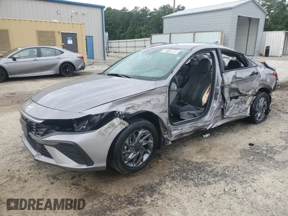 2024 Hyundai Elantra SEL with VIN KMHLM4DG9RU780274, listed as a Copart auction lot 62518085 with 33,363 mi miles and Non repairable. Bid and sale history available at DreamBid. Image 1.