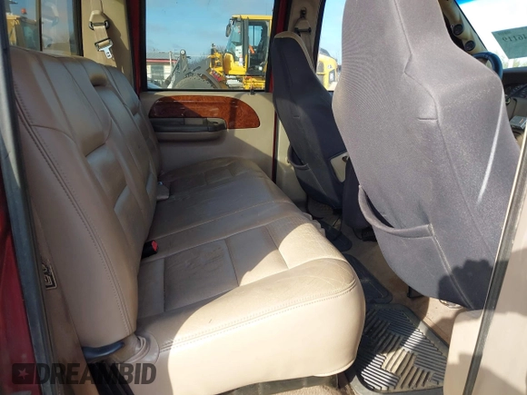 2002 Ford Super Duty F-250 XL with VIN 1FTNW21F02EC21350, listed as a IAAI auction lot 41446119 with 369,900 mi miles. Bid and sale history available at carsss.com. Image 8.