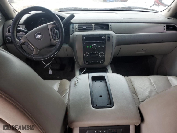 2009 Chevrolet Suburban LT w/2LT with VIN 1GNFK26339R234196, listed as a Copart auction lot 46078305 with 239,882 mi miles and Salvage Title. Bid and sale history available at carsss.com. Image 8.