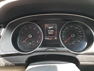 2020 Volkswagen Arteon SE с VIN WVWBR7ANXLE015582, выставлен на аукционе Copart как лот 56882033 с пробегом 57 704 миль миль и . История ставок и продаж доступна на DreamBid. Изображение 9.