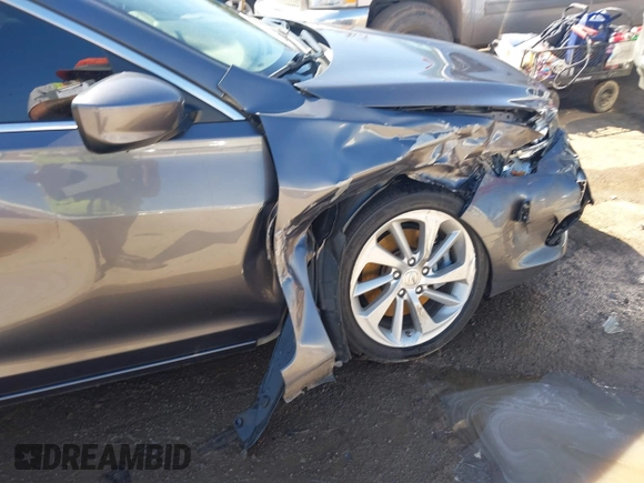 2018 Acura ILX z VIN 19UDE2F3XJA005686, wystawiony jako IAAI lot #41734118 z przebiegiem 39 977 mil mil oraz . Historia ofert i sprzedaży dostępna na DreamBid. Obrazek 6.