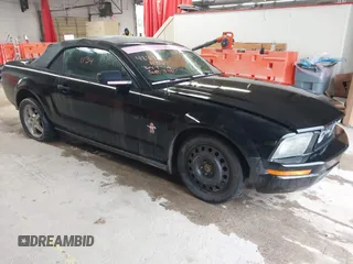 2008 Ford Mustang Deluxe with VIN 1ZVHT84N285117234, listed as a IAAI auction lot 42371134 with 235,658 mi miles and . Bid and sale history available at DreamBid. Image 1.
