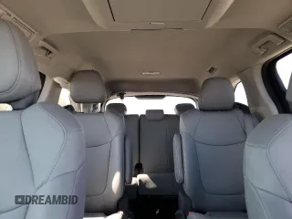2024 Toyota Sienna XLE z VIN 5TDJRKEC6RS204692, wystawiony jako Copart lot #58079265 z przebiegiem 32 819 mil mil oraz Szkoda całkowita • Salvage title. Historia ofert i sprzedaży dostępna na DreamBid. Obrazek 10.