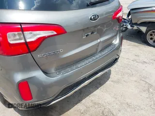 2014 Kia Sorento SX z VIN 5XYKWDA75EG461948, wystawiony jako IAAI lot #42180084 z przebiegiem 123 917 mil mil oraz . Historia ofert i sprzedaży dostępna na DreamBid. Obrazek 20.