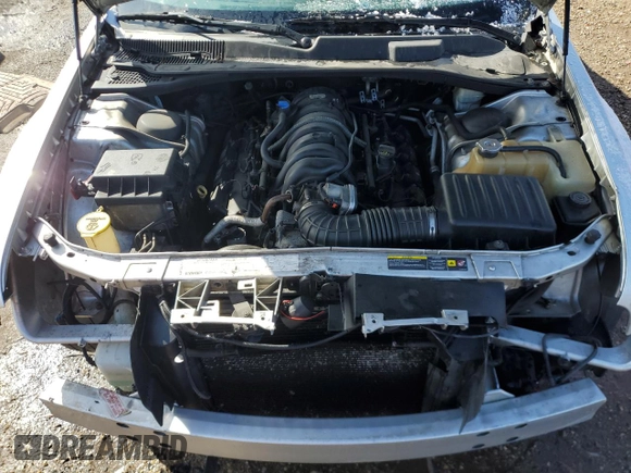 2006 Chrysler 300 C with VIN 2C3KA63H26H198177, listed as a Copart auction lot 48329365 with 197,464 mi miles and Salvage Title. Bid and sale history available at carsss.com. Image 11.