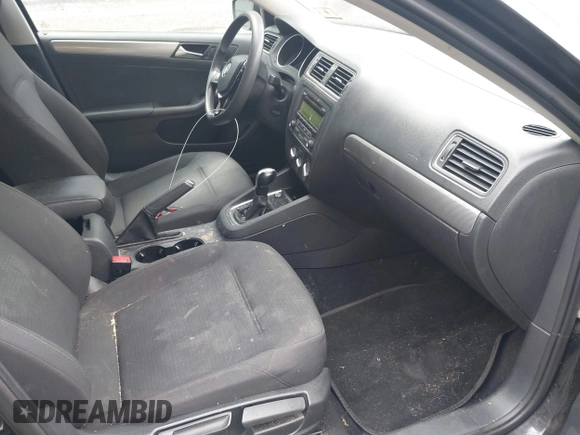 2015 Volkswagen Jetta SE with VIN 3VWD17AJ0FM230753, listed as a IAAI auction lot 42680472 with 144,734 mi miles and . Bid and sale history available at DreamBid. Image 5.
