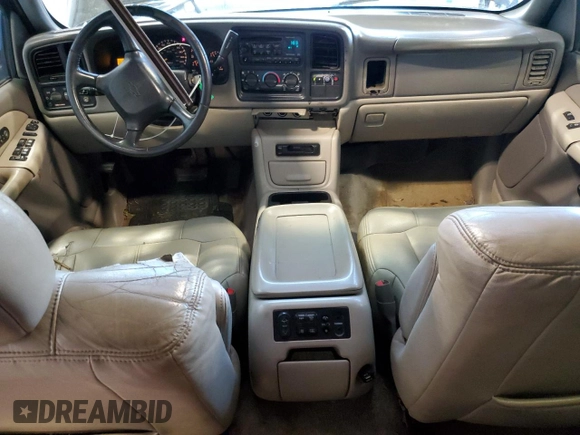 2000 Chevrolet Suburban LT with VIN 3GNEC16TXYG110718, listed as a Copart auction lot 74734314 with 208,488 mi miles and Salvage Title. Bid and sale history available at carsss.com. Image 8.