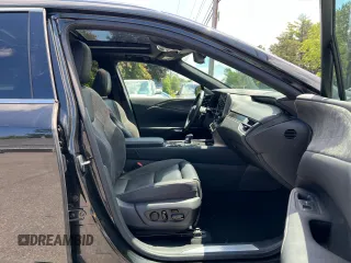 2023 Lexus RX 350h z VIN 2T2BBMCA0PC002695, wystawiony jako Copart lot #62426515 z przebiegiem 112 835 mil mil oraz Czysty tytuł • Clean title. Historia ofert i sprzedaży dostępna na DreamBid. Obrazek 5.