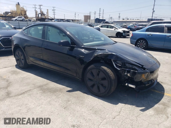 2025 Tesla Model 3 Long Range z VIN 5YJ3E1EA3SF975991, wystawiony jako Copart lot #55629765 z przebiegiem Nie podano mil oraz Szkoda całkowita • Salvage title. Historia ofert i sprzedaży dostępna na DreamBid. Obrazek 4.