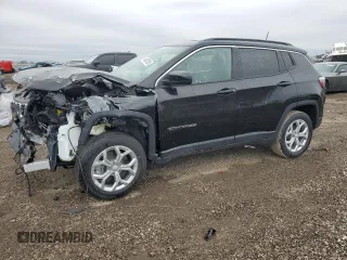 2024 Jeep Compass Latitude with VIN 3C4NJDBN2RT176762, listed as a Copart auction lot 46087005 with 0 mi miles and Clean Title. Bid and sale history available at carsss.com. Image 1.